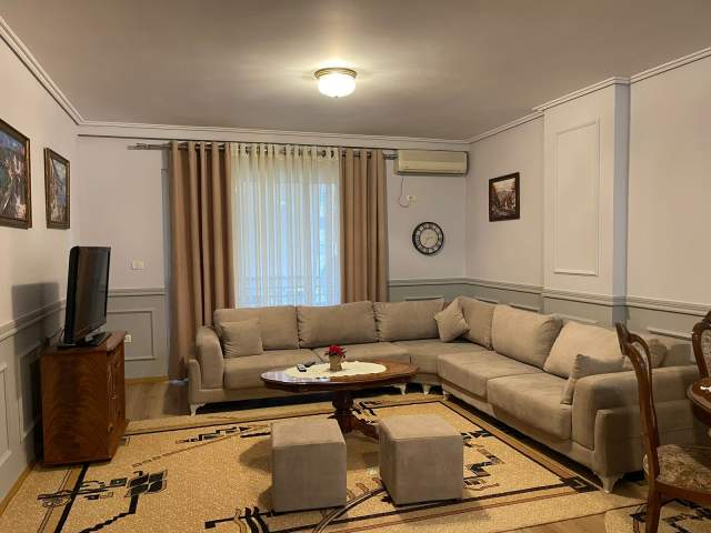 Tirane, jepet me qera apartament 2+1+BLK Kati 6, 90 m² 800 Euro (RRuga Ismail Qemali)