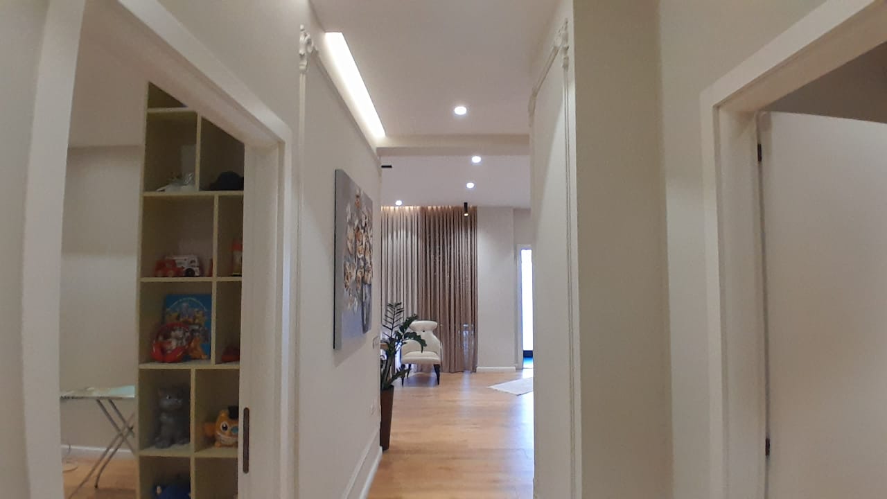 Tirane, Apartament me Qira 3+1+BALLKON + PARKIM  (Komuna e Parisit )