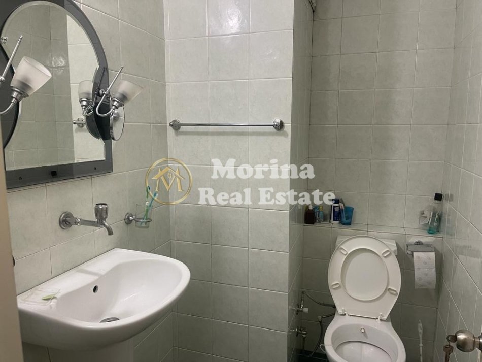Tirane, jepet me qera apartament 3+1+Ballkon Kati 1, 120 m² 850 € (Laprake)