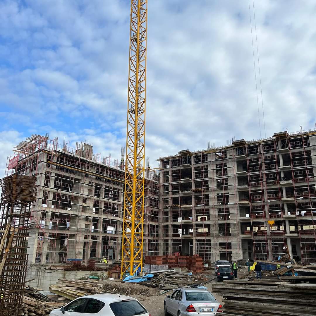 SHITET APARTAMENT 2+1 KOMPLEKSI NOVUS BULEVARDI I RI TIRANE