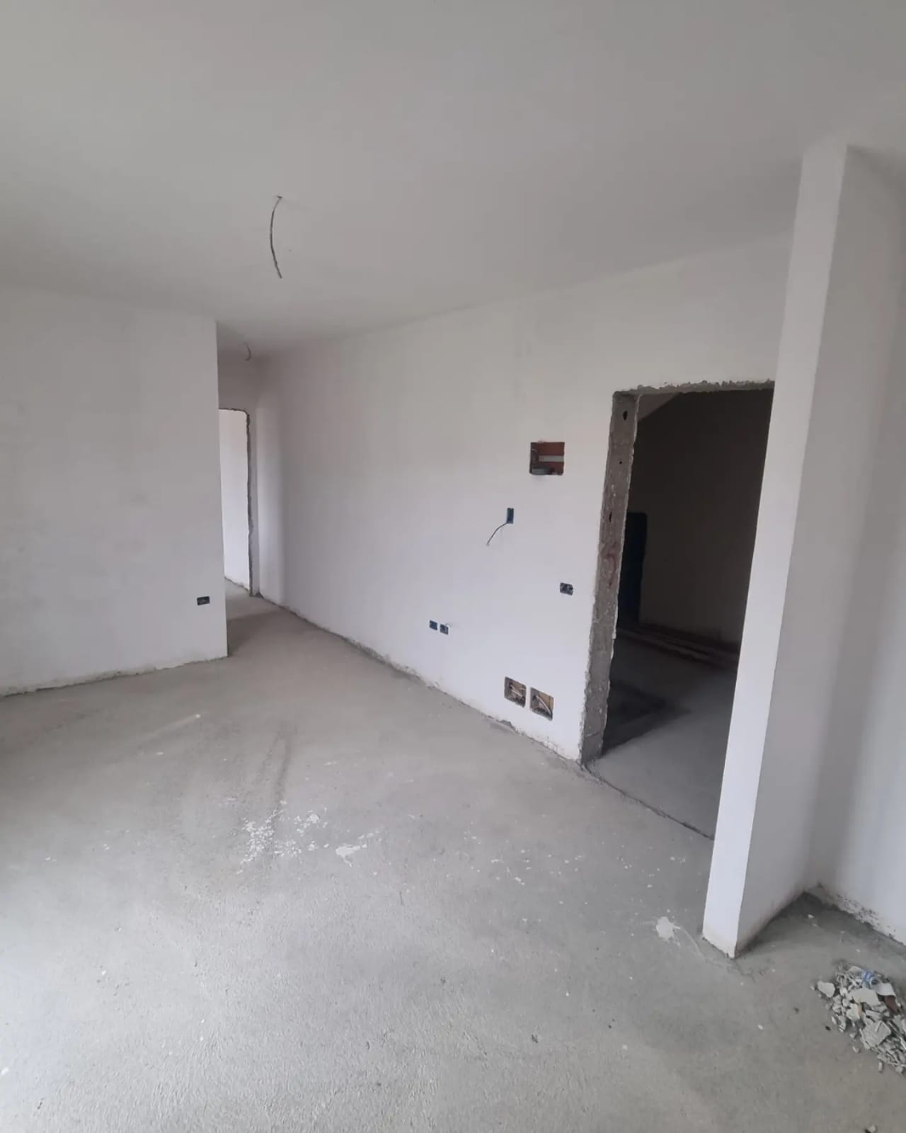 📢Shitet Apartament 1+1 Prane Xhamise ne Selite🔑