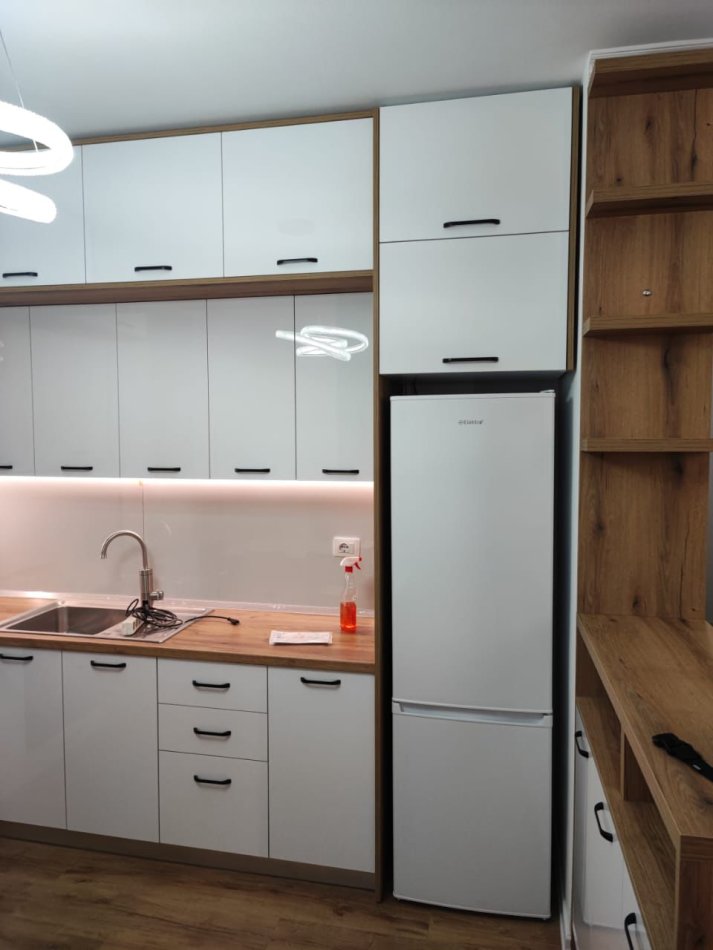 Jepet per qira apartament 2+1+2 tualete në Astir, pranë Vila L