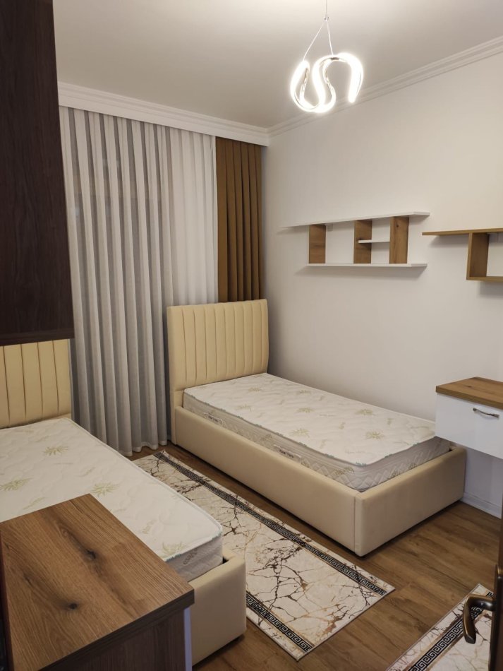 Jepet per qira apartament 2+1+2 tualete në Astir, pranë Vila L