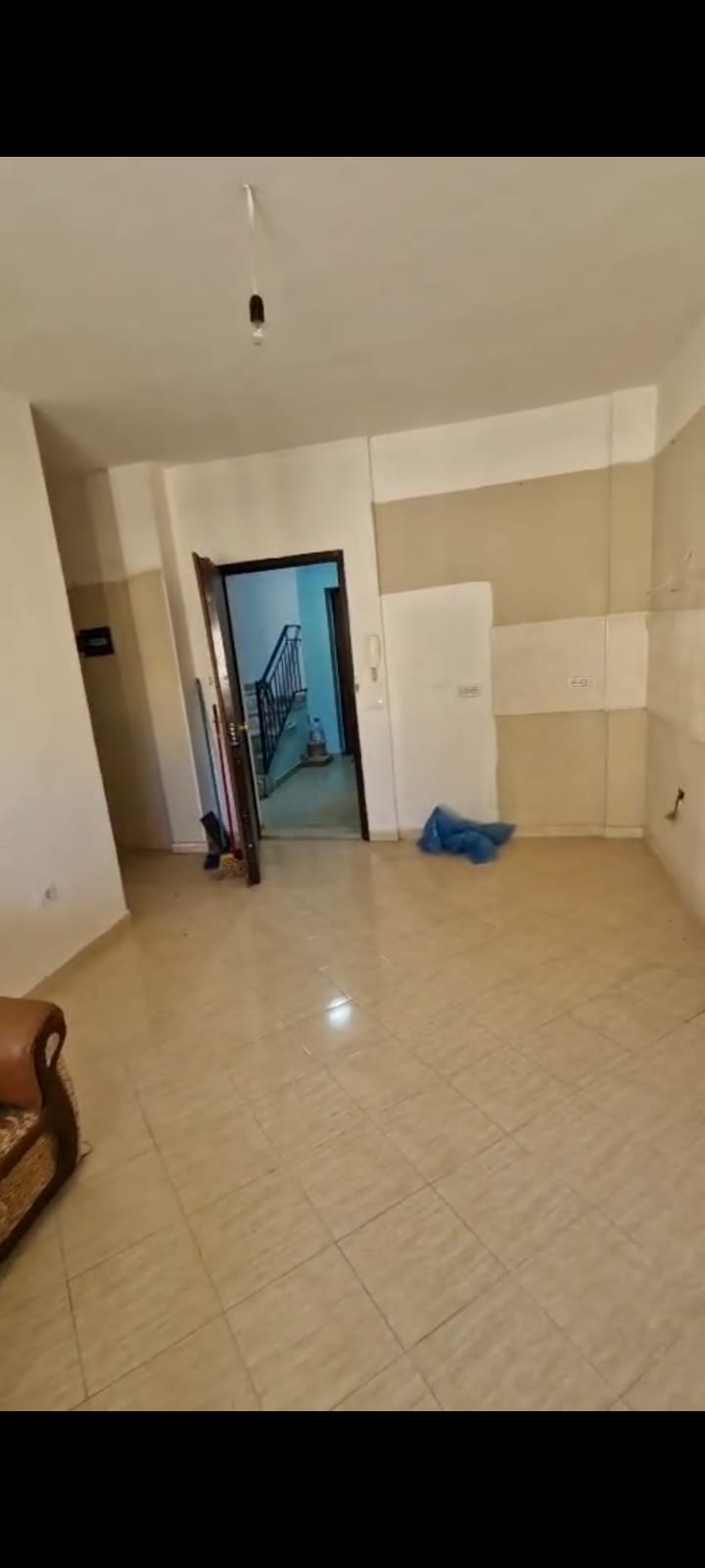 Shitet Apartament 1+1 ne Golem prane Hotel Bonita