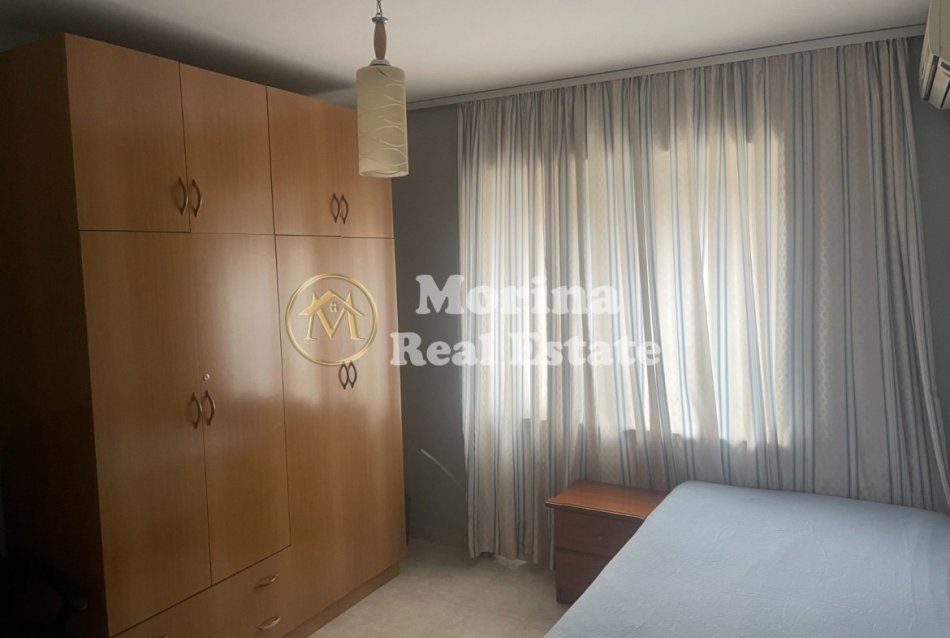 Tirane, jepet me qera apartament 3+1+Ballkon Kati 1, 120 m² 850 € (Laprake)