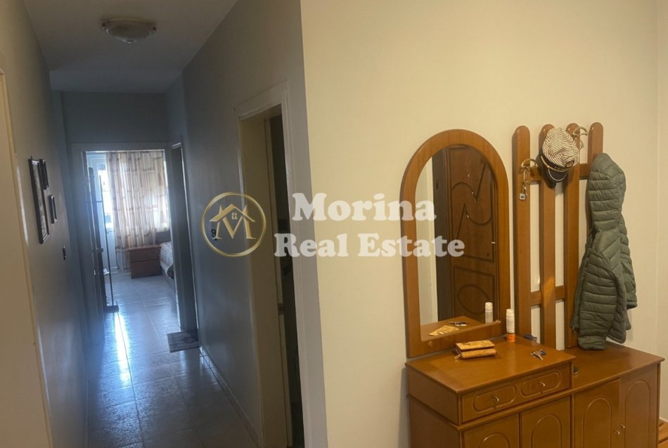 Tirane, jepet me qera apartament 3+1+Ballkon Kati 1, 120 m² 850 € (Laprake)