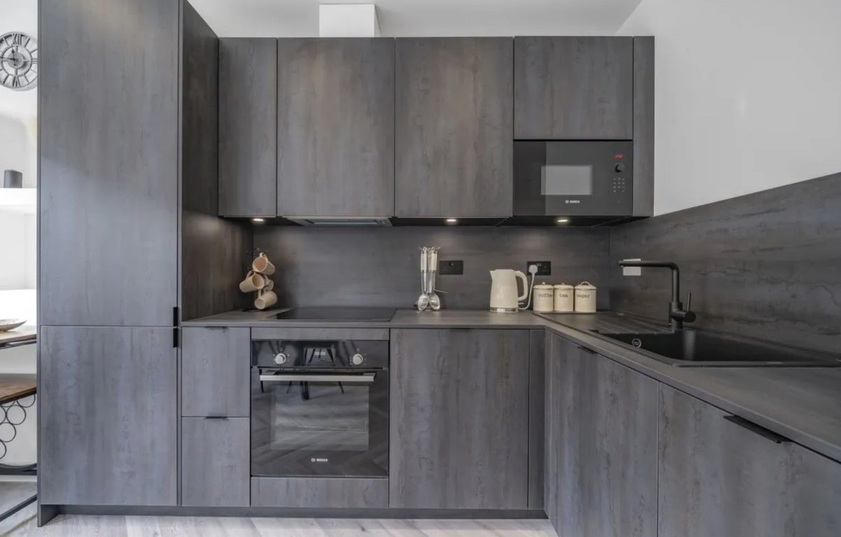 🌇 Luxury Penthouse: 2+1+2wc 📍 Komuna e Parisit - Pasticeri Reka ( Afer Rr. Kosovareve ) 259,000€ - 100% i Ri & Investuar (~Mbi 40,000€ investime)