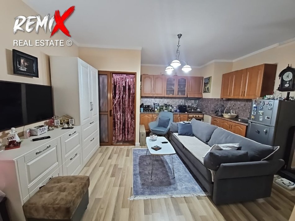APARTAMENT 3+1+2 PER SHITJE PRANE ISH RAJONIT