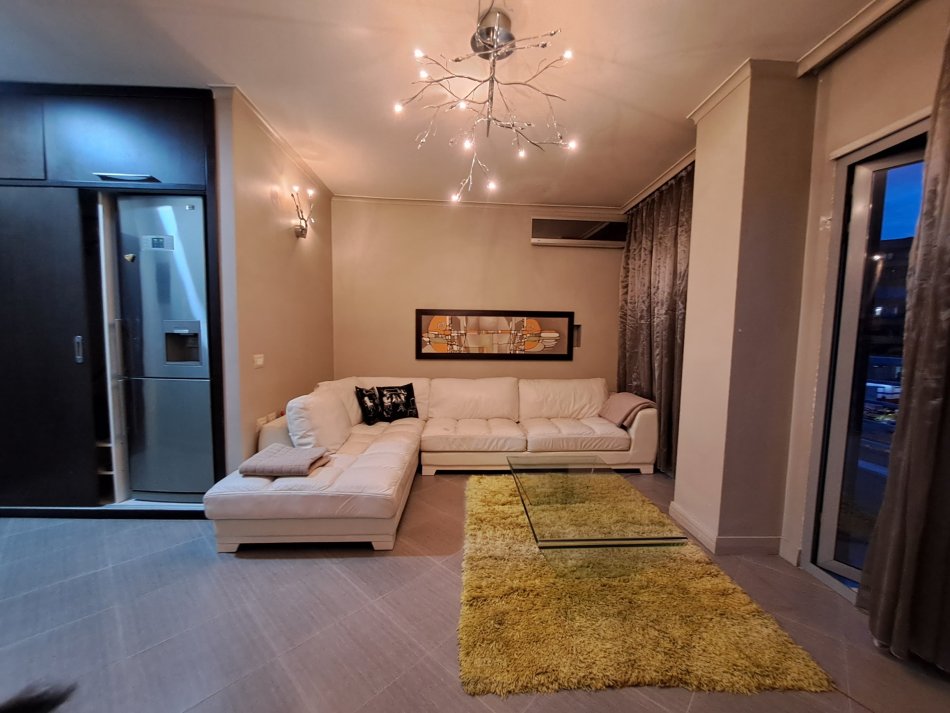Apartament 2+1 me Qera prane Kristal Center