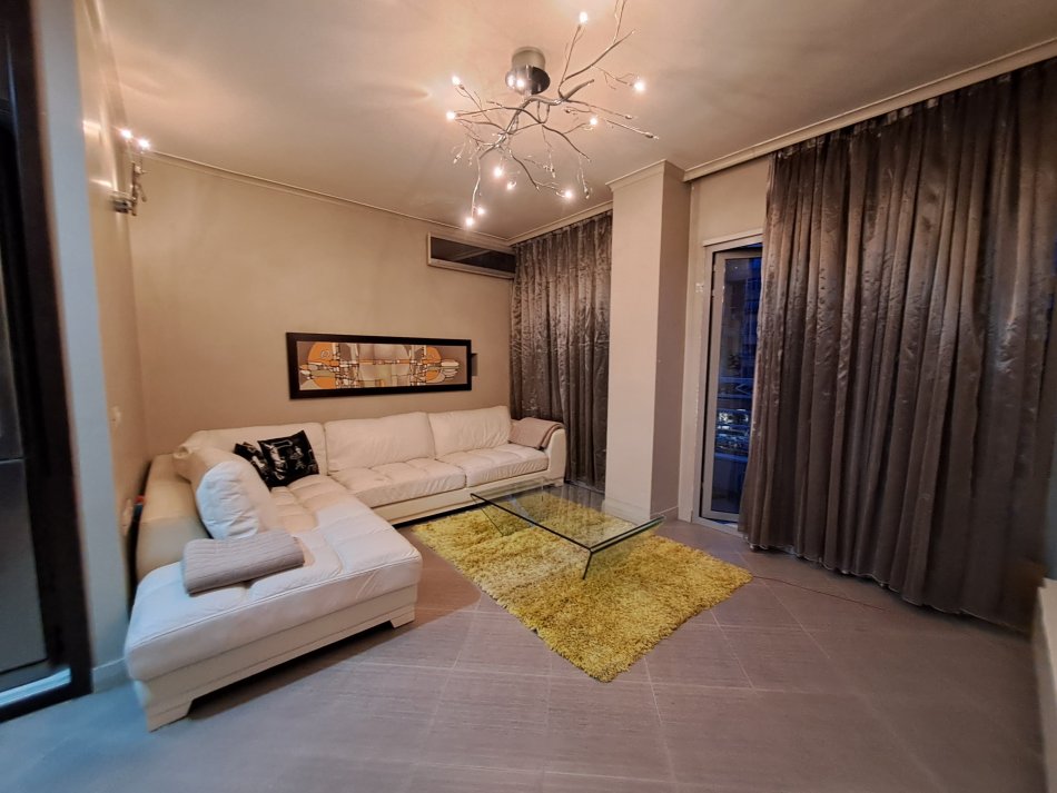 Apartament 2+1 me Qera prane Kristal Center