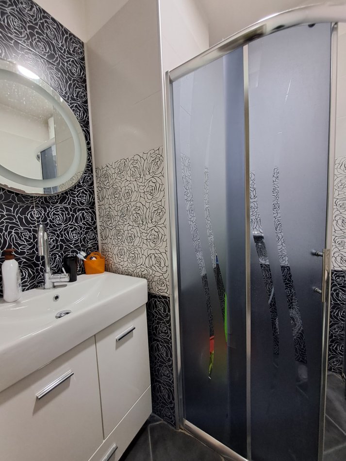 Apartament 2+1 me Qera prane Kristal Center