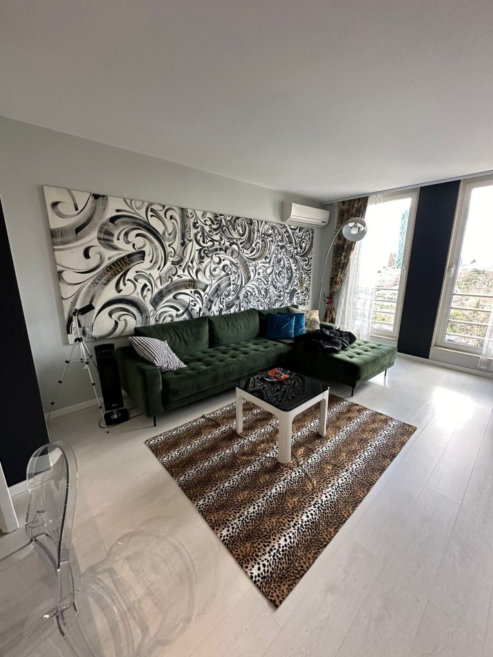QERA APARTAMENT 2+1 RRUGA DONIKA KASTRIOTI BLLOK TIRANE