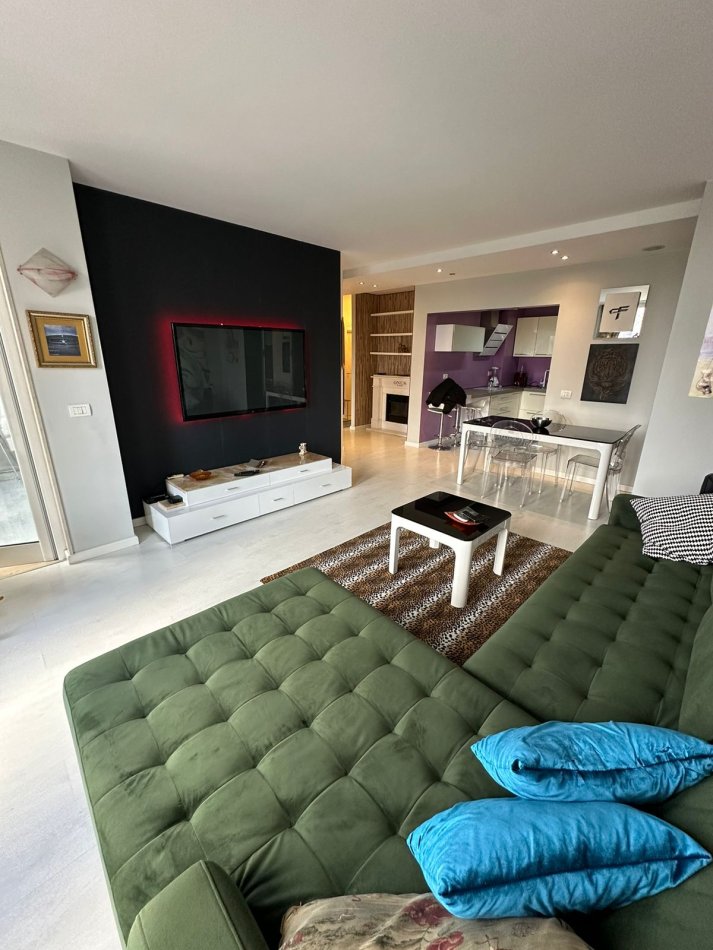 QERA APARTAMENT 2+1 RRUGA DONIKA KASTRIOTI BLLOK TIRANE