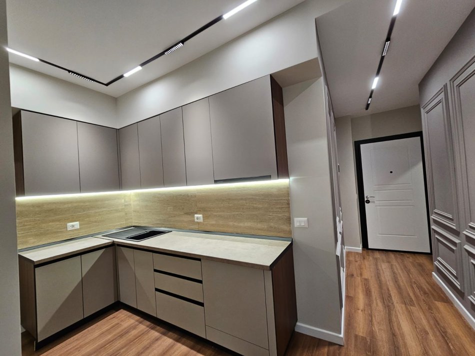 Shitet Apartament 1+1 tek mbikalimi kodres se diellit, buze rruges kryesore