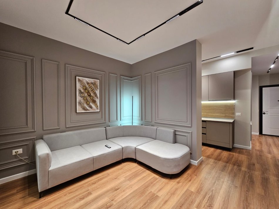 Shitet Apartament 1+1 tek mbikalimi kodres se diellit, buze rruges kryesore
