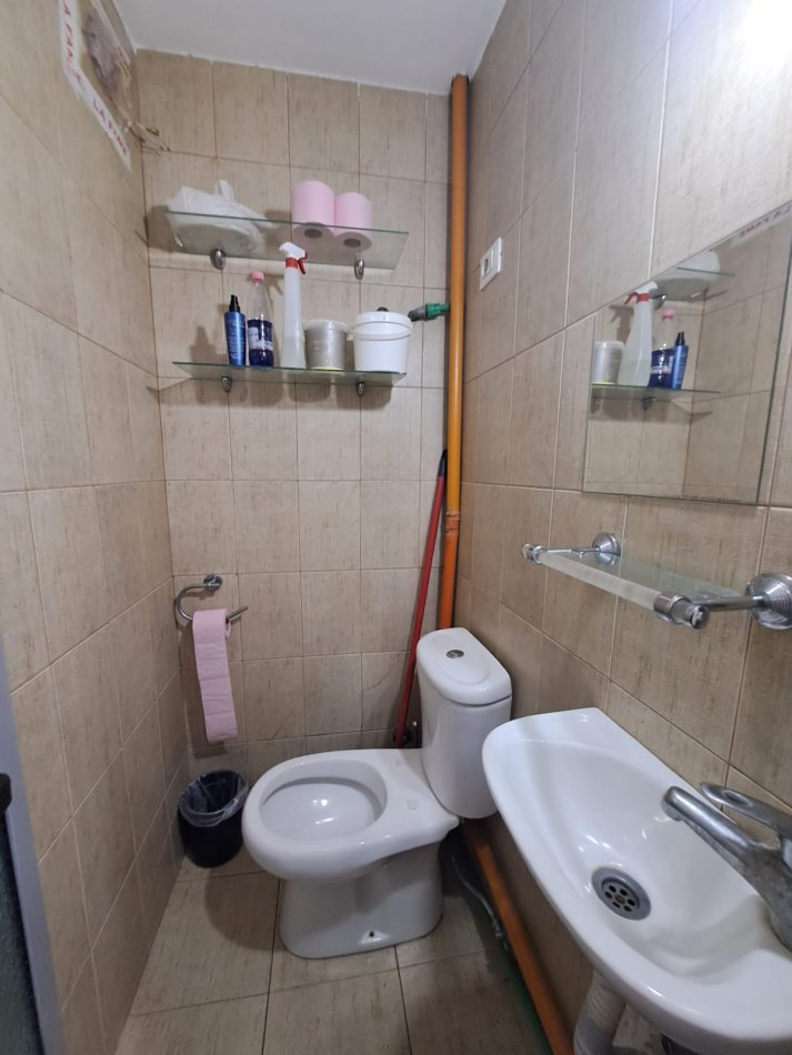 Shitet Ambjent Biznesi tek RRuga Elbasanit (prane Mullirit te VJeter )