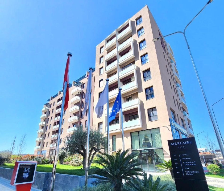 OFERTE (1153€/m²): Amb **Open Space 320.7m2 ( te Casa Italia - Dogana | Buze Autostrade) 100% i Ri - Me 3 Poste Parkimi te Perfshira ne Cmim - 3,5m Lartesi + Mnd Ndarje
