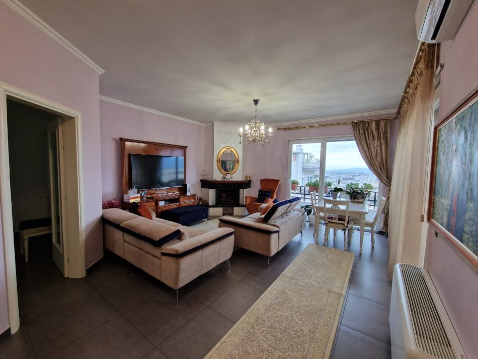 SHITET APARTAMENT 2+1 KOPSHTI BOTANIK TIRANE
