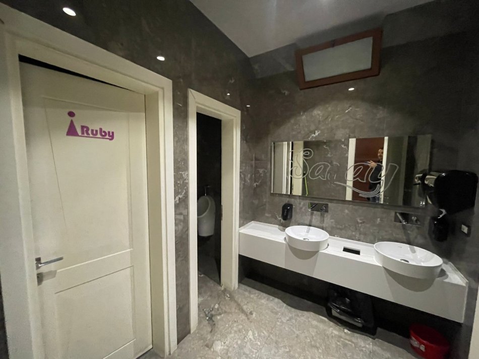 Jepet me Qera Bar-Restorant-Pasticeri ne nje zone elitare prane M.Shyrit dhe Gjykates