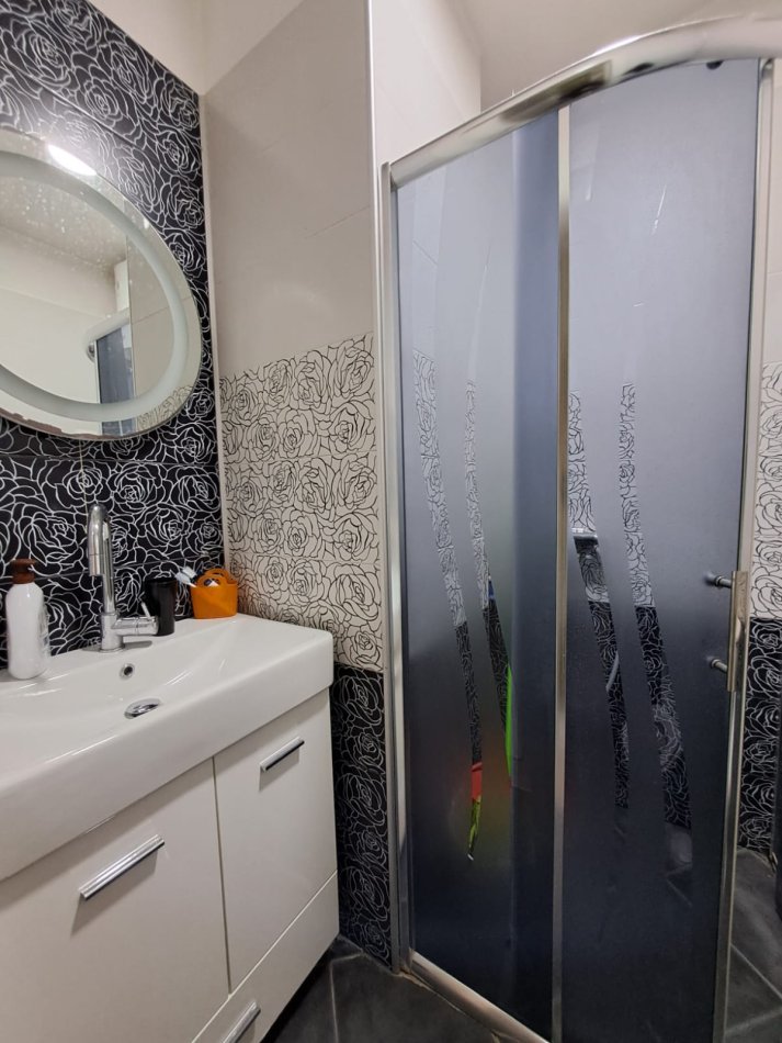 JEPET ME QERA APARTAMENT 2+1 PRANE KRISTAL CENTER