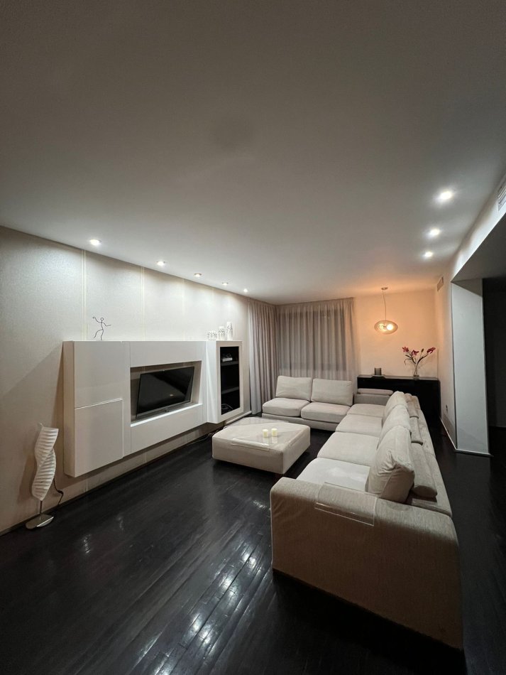 Apartament 2+1+2 me Qira te Komuna e Parisit.