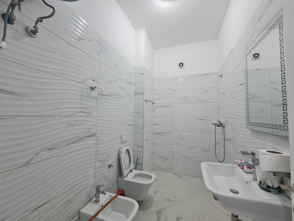 JEPET EM QERA 1+1 TEK SQUARE 21 PER BANIM OSE ZYRA
