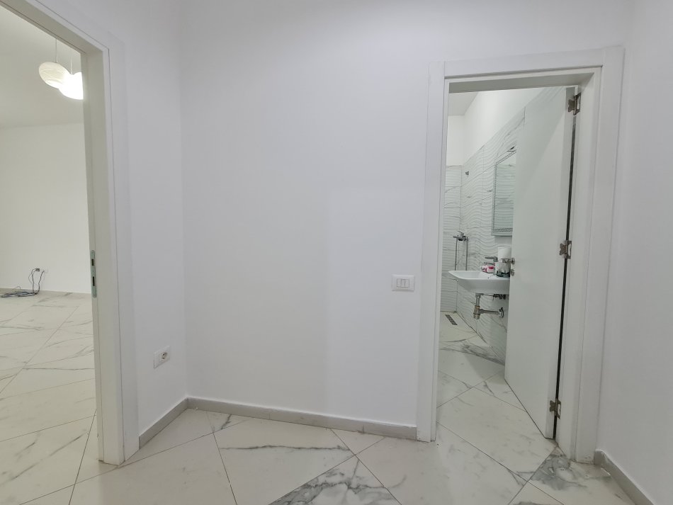 JEPET EM QERA 1+1 TEK SQUARE 21 PER BANIM OSE ZYRA