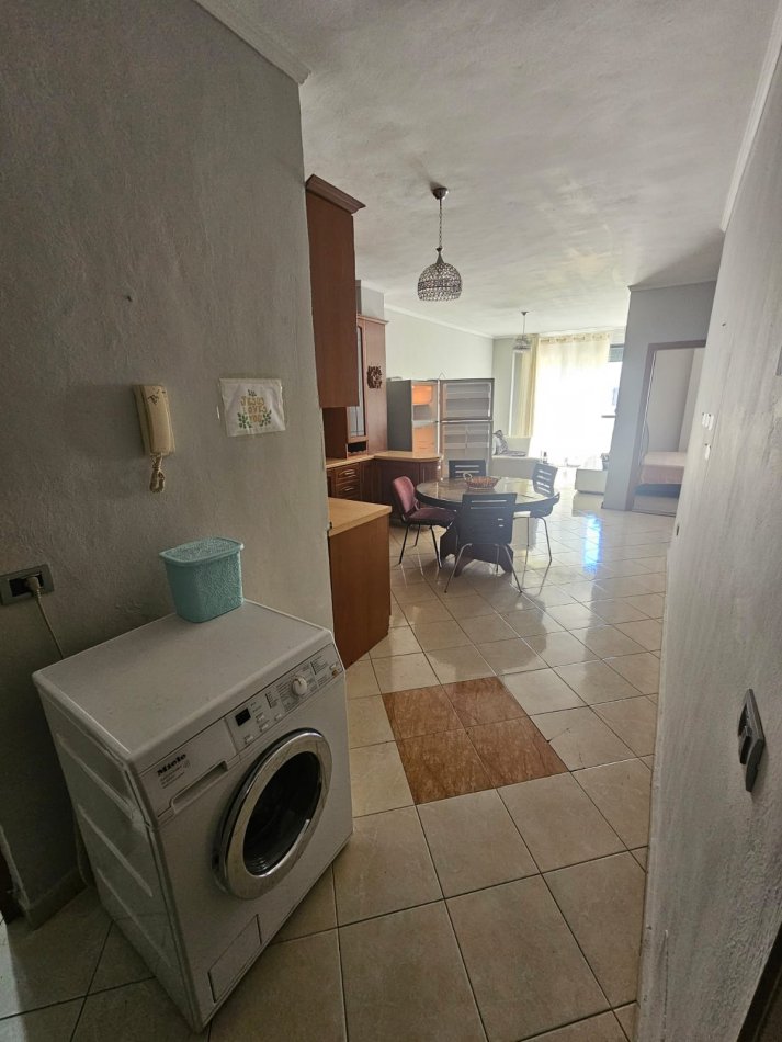 Tirane, Apartament me#Qira (Yzberisht)