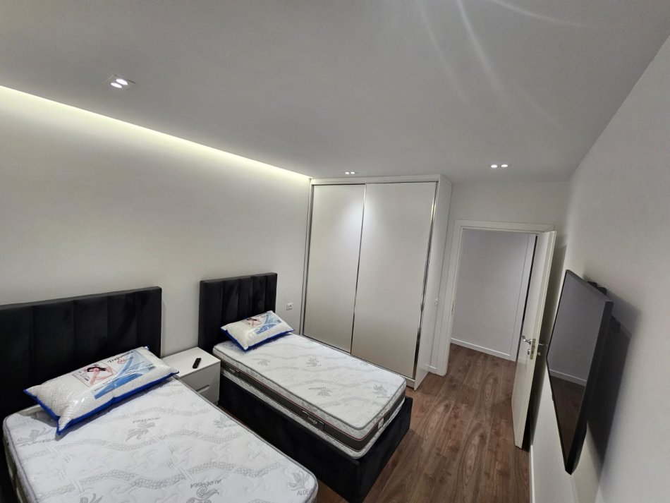 📢 Apartament 2+1 me Qera, te Rruga Him Kolli,Rr.Kavajes🔑