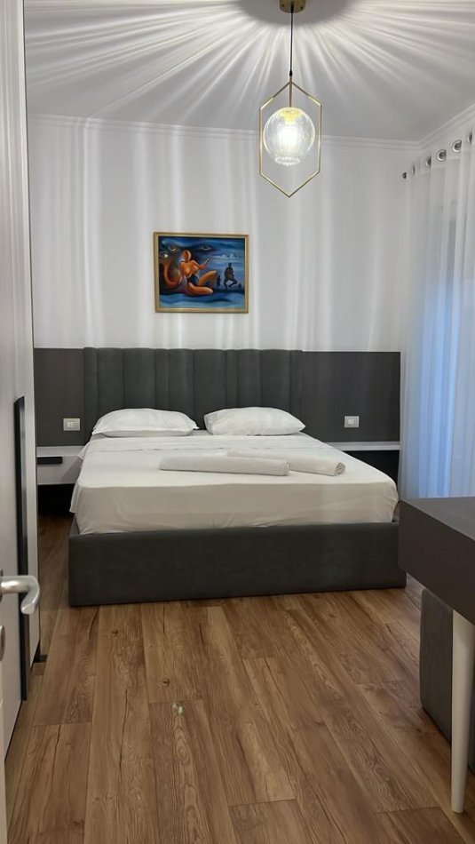 JEPET ME QERA APARTAMENT 2+1 TEK PAZARI I RI