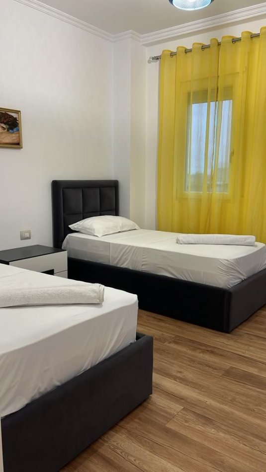 JEPET ME QERA APARTAMENT 2+1 TEK PAZARI I RI