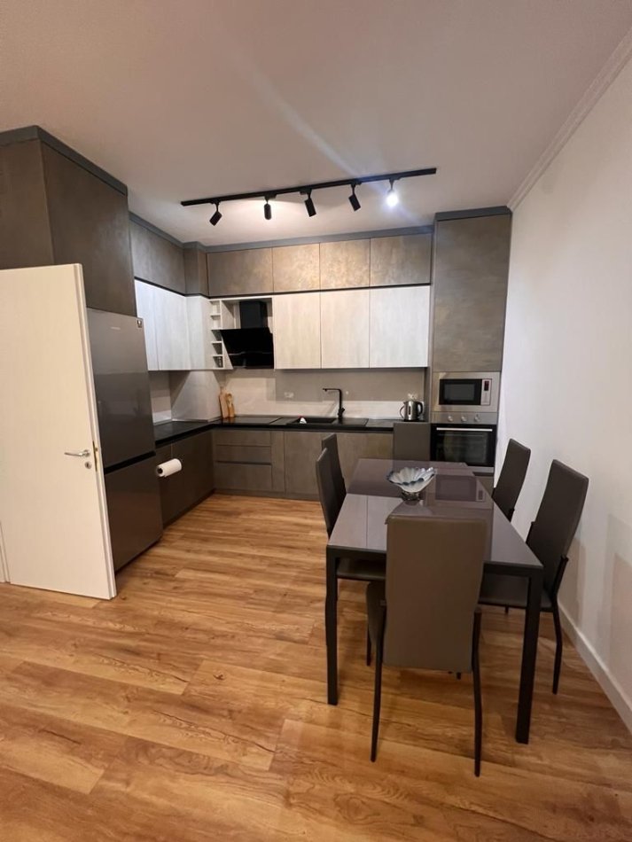 JEPET ME QERA APARTAMENT 2+1 TEK PAZARI I RI