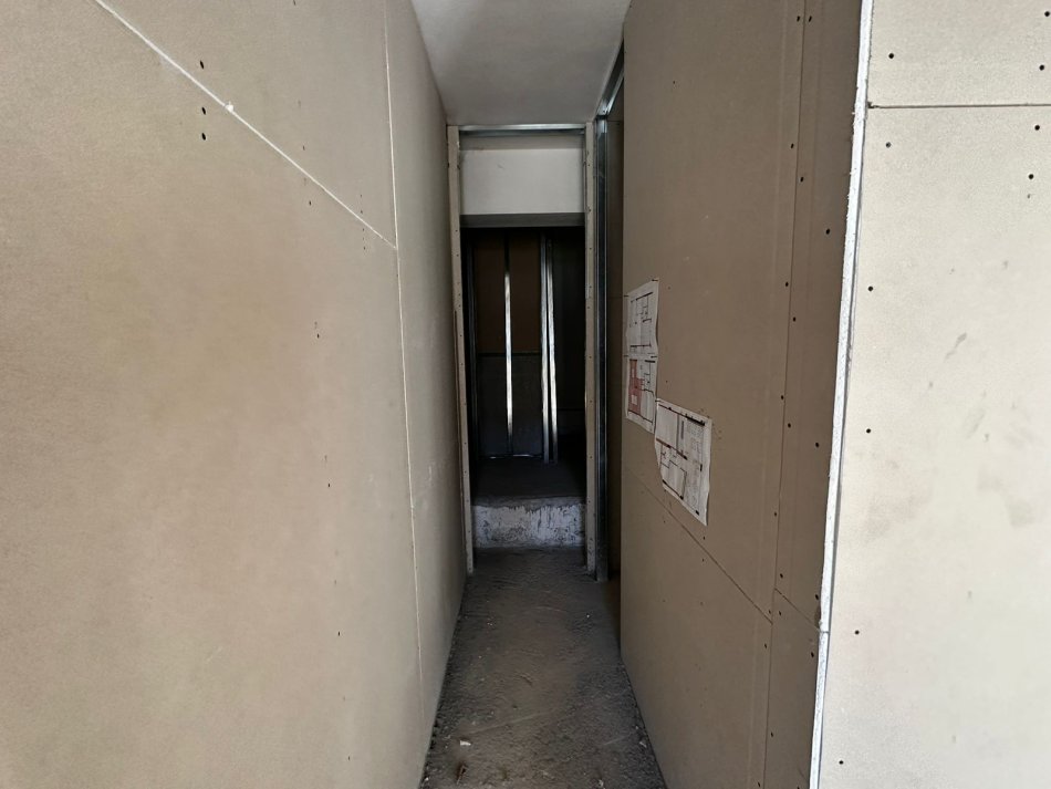Ambjent komercial me qera 150 m2 !