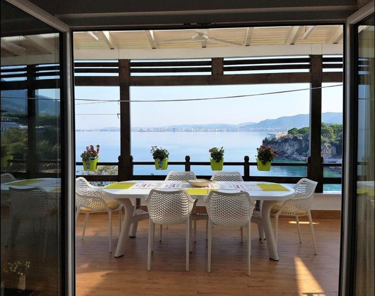 2 APARTAMENTE NE NJE KAT VILE PER SHITJE TEK MARINA BAY RESORT!