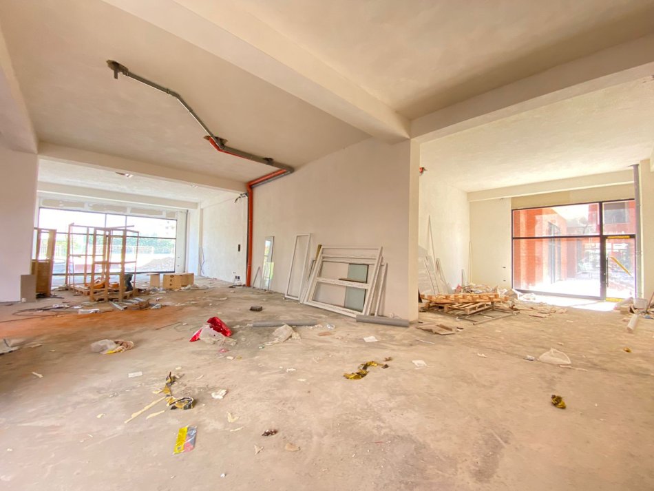 Dyqan 310m2 per qira KOmpleks i ri