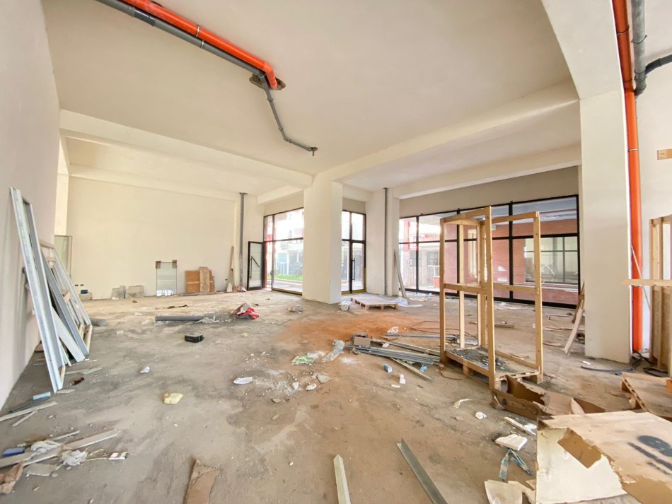 Dyqan 310m2 per qira KOmpleks i ri