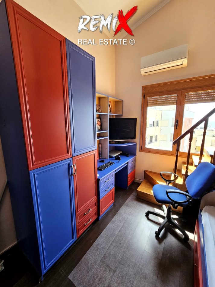 SHITET APARTAMENT DUBLEX NE PLAZH ME PAMJE NGA DETI