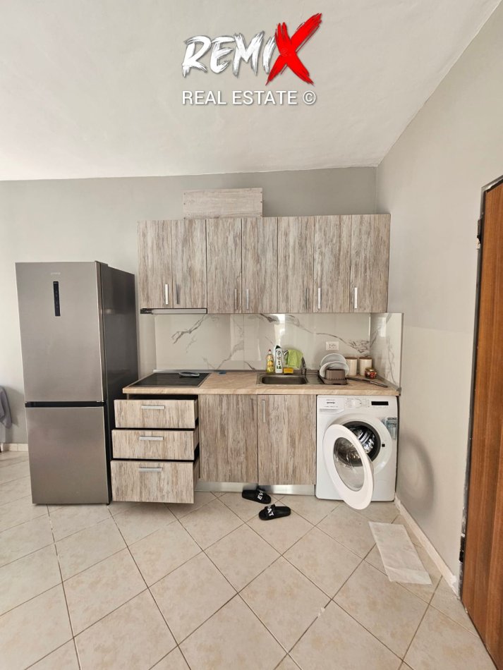 SHITET APARTAMENT 2+1 NE QERRET 50 METRA NGA DETI