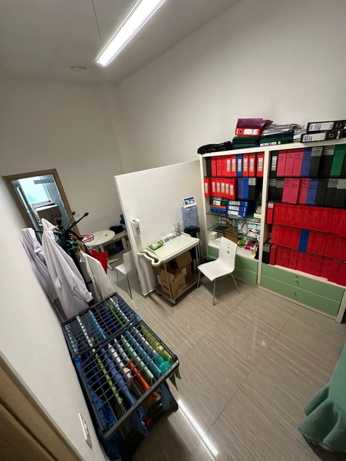 Tirane, shitet ambjent biznesi , Kati 1, 134 m² 330,000 € (Rruga Bardhyl)