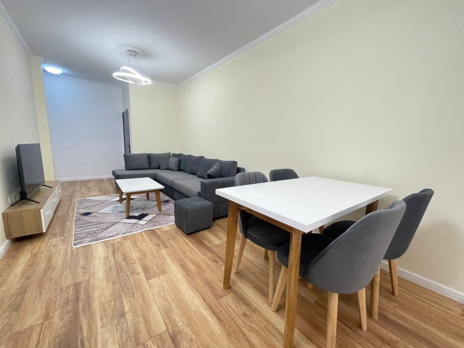 SHITET APARTAMENT 2+1+2 TEK KOPSHTI ZOOLOGJIK