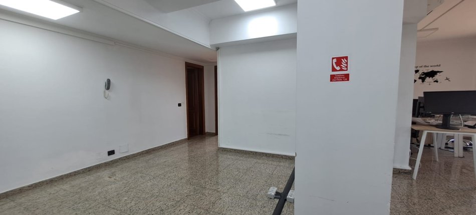 JEPET ME QERA AMBEJTN PER ZYRA NE QENDER -PRANE TOPTANIT