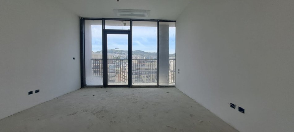 SHITET APARTAMENT 3+1+2POSTE PARKIMI NE LAKE VIEW