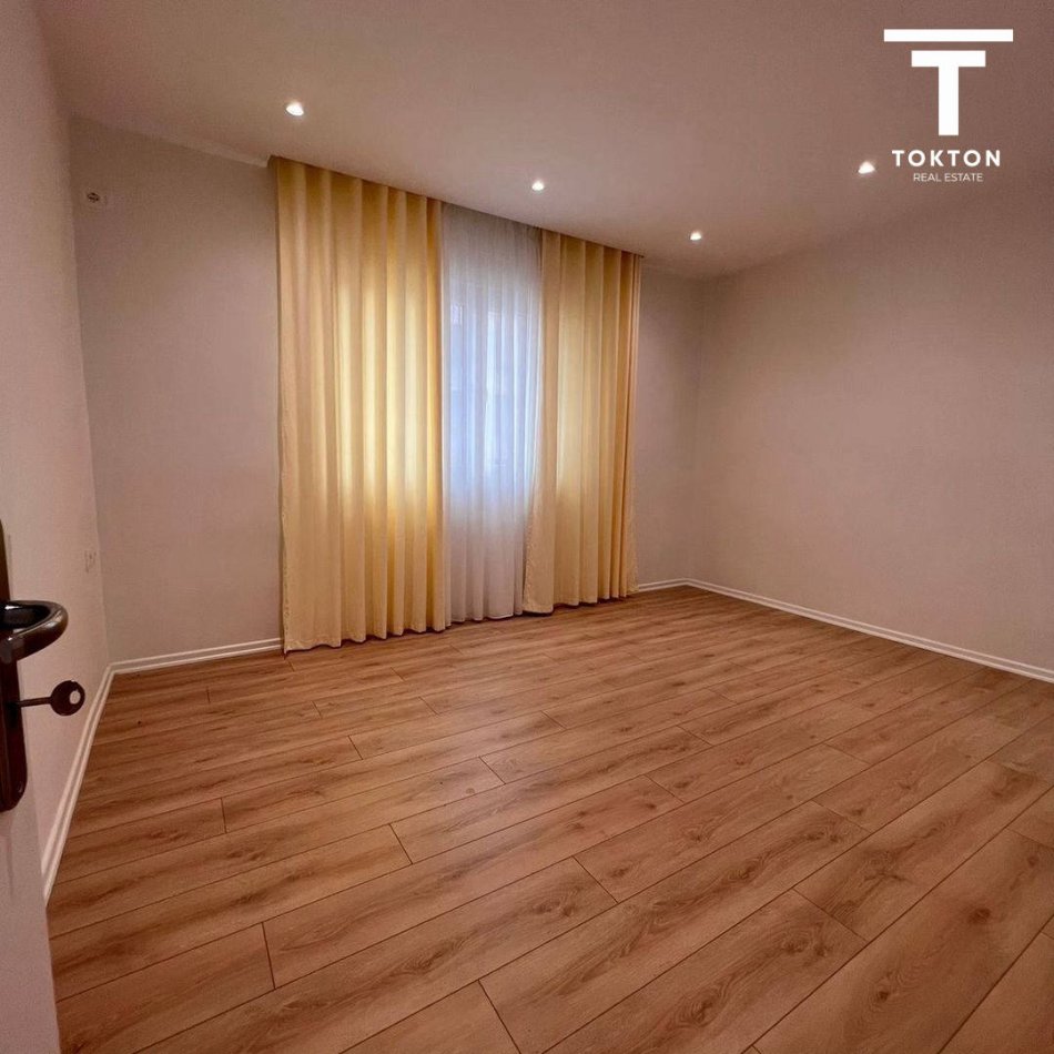 Shitet,Apartament 2+1,Selvia Tiranë,TT 821