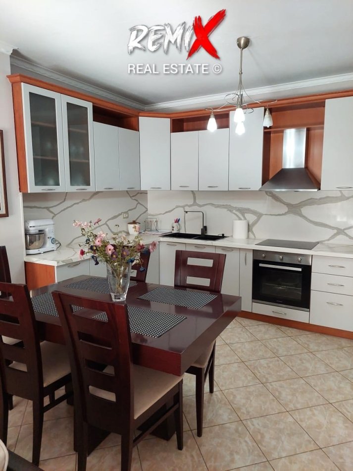 Durres, shitet apartament 3+1+Aneks+Ballkon, Kati 6, 150,000 € 