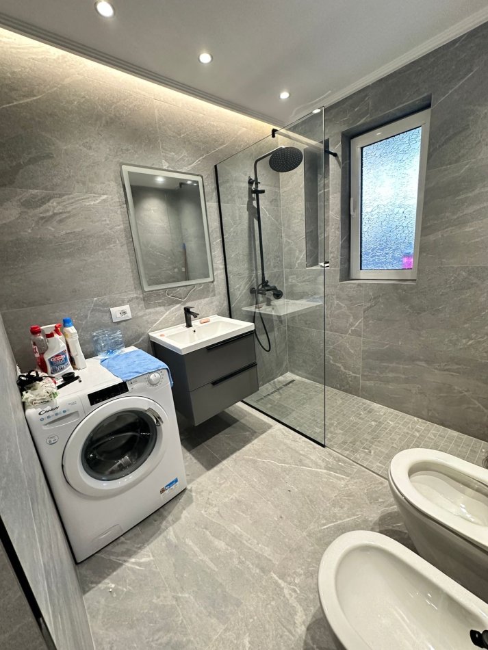 Tirane, jepet me qera apartament+verande | Penthouse 2+1+Aneks+Ballkon, Kati 8, 1,700 € (Rruga e Kavajes)