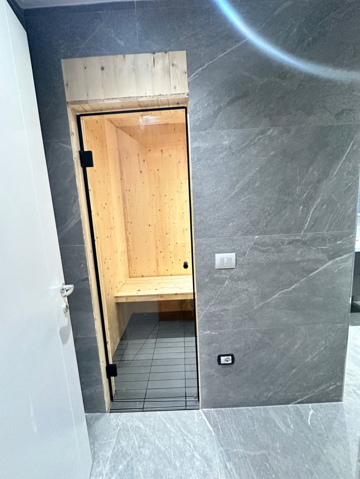 Tirane, jepet me qera apartament+verande | Penthouse 2+1+Aneks+Ballkon, Kati 8, 1,700 € (Rruga e Kavajes)