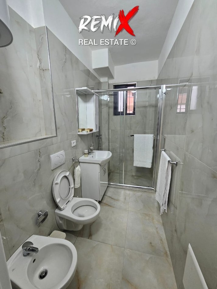 Durres, jepet me qera 2+1+Aneks+Ballkon Kati 3, 75 m² 400 €