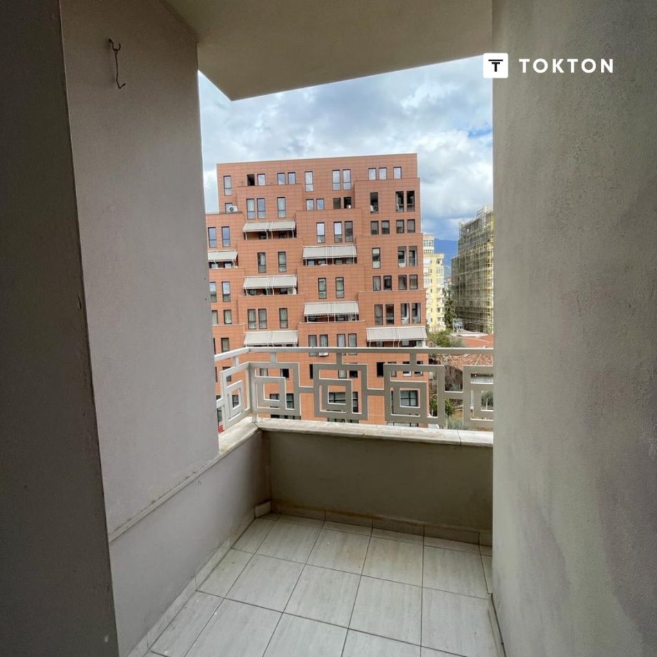 Tirane, shitet apartament 2+1, Kati 5, 118 m2 265,000 € (Rruga e Barrikadave, Tiranë)