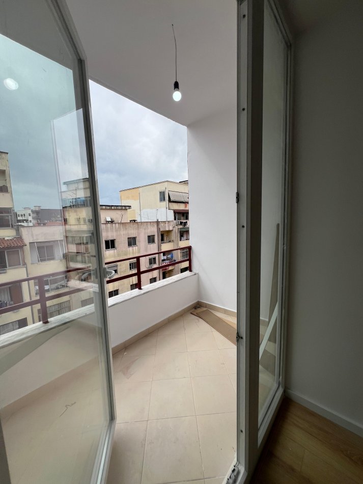 Tirane, shitet apartament 1+1, Kati 7, 55 m² 75,000 € (Astir, Tiranë,TT 664)