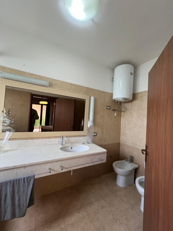 Tirane, shitet apartament 3+1, Kati 4, 133 m² 128,000 € (FRESKU, TIRANË,TT 178)